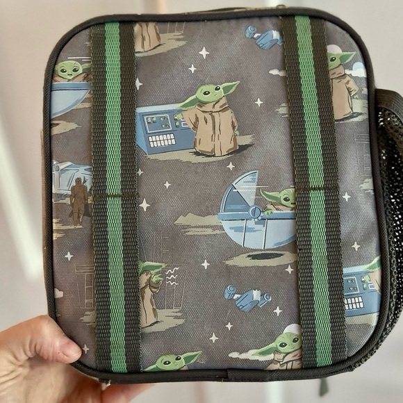PBK Mackenzie The Mandalorian Grogu Glow-in-the-Dark Backpack/lunchbox ‘GREYSON’ - Picture 7 of 7